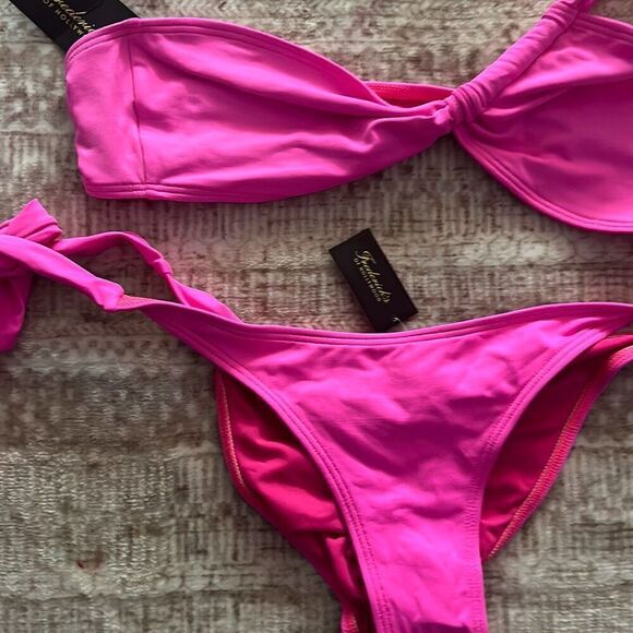 Fredrick’s of Hollywood Size Medium Hot pink Bikini set NWT - Picture 2 of 6